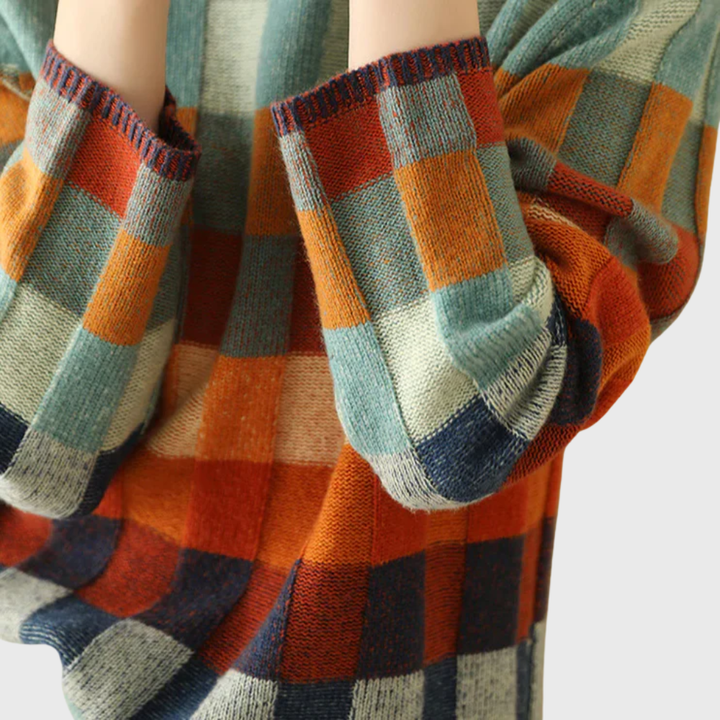 Women's Graceful Crew Neck Jumper with Color-Block Pattern