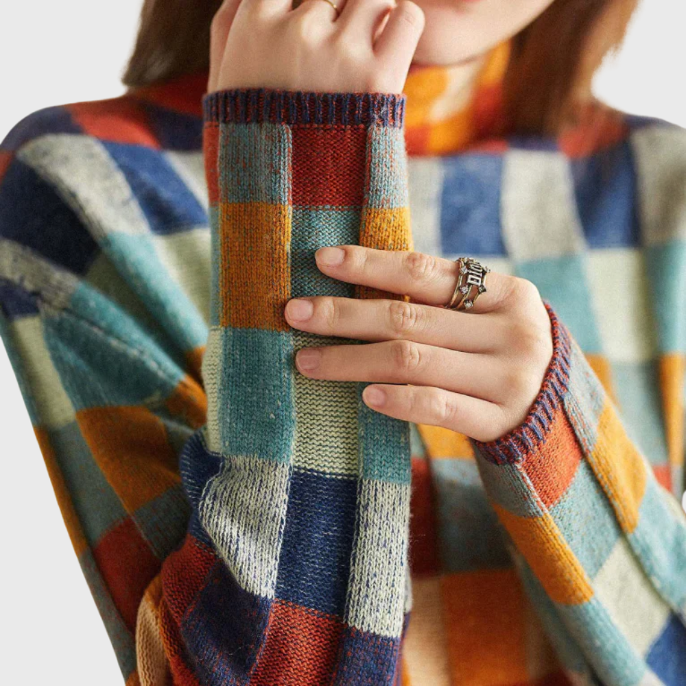 Women's Graceful Crew Neck Jumper with Color-Block Pattern