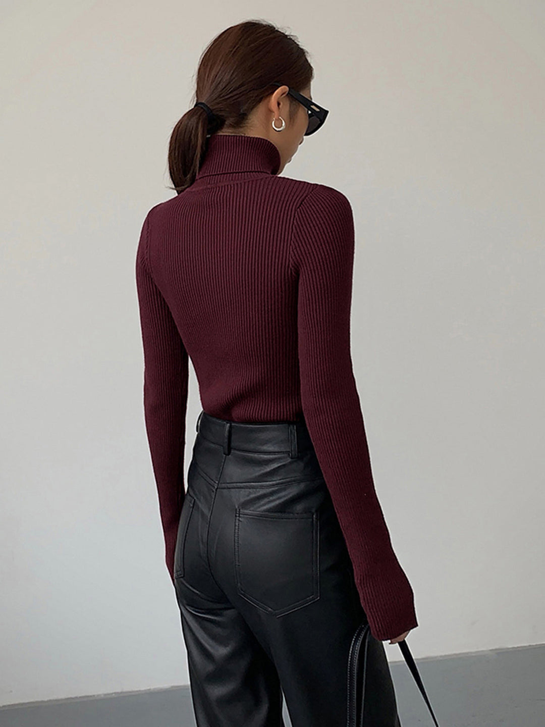 Women's Modern Ribbed Knit Turtleneck Jumper